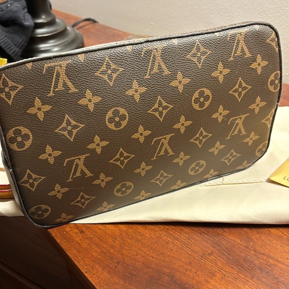 Louis Vuitton Brown and Tan Shoulder Bag - Picture 4 of 5